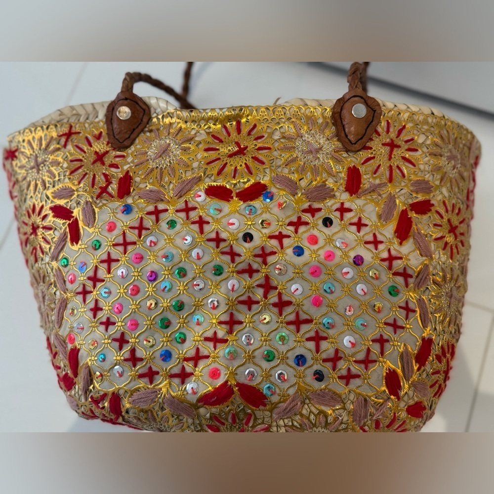 **Handmade Moroccan tote basket**